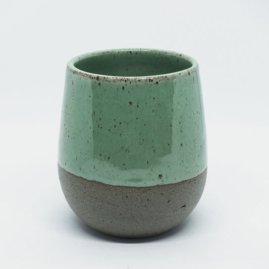 Čaša (siva z zeleno glazuro)